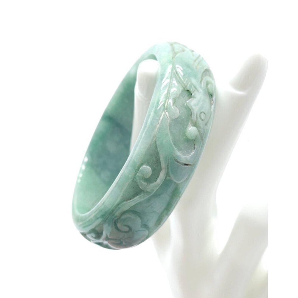 Jadeite Jade Asian Green Hand-Carved Bangle Bracelet Vintage